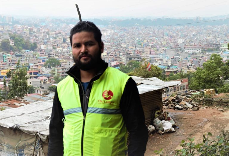 राहत वितरणमा राजनीति र काठमाण्डौमा मजदुरको बिजोग भनेर समाचार लेखेकै भरमा पत्रकार महतारामाथि  धम्की र गालीगलौज