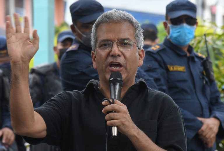 प्रधानन्यायाधीशलाई राजीनामा  दिन मिश्रको आग्रह