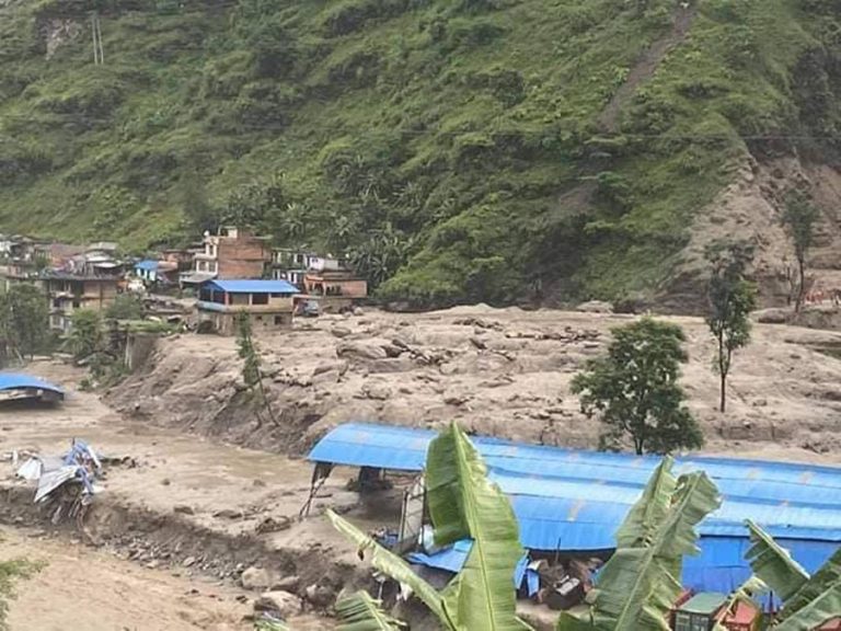 दुई महिना अझैं बाढीपहिरोको समस्या
