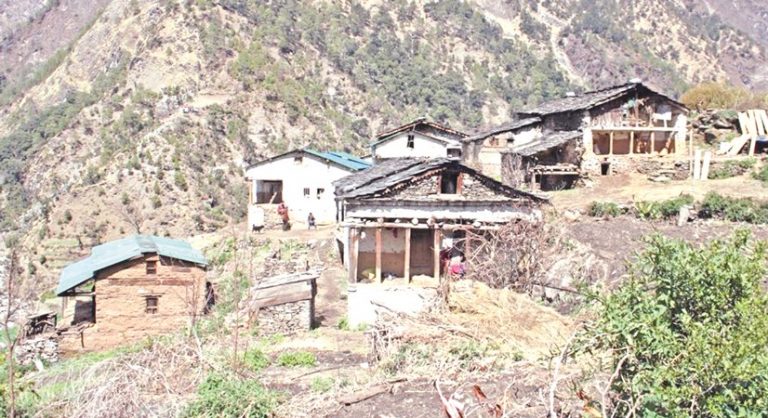 हुम्लाको सर्केगाड गाउँपालिका अन्तर्गत पर्ने तीन वटा गाउँ बाढी र पहिरोले घेरिए