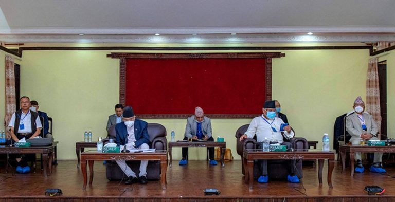 दुई अध्यक्षको छलफलको समय नपुगेको भन्दै ३ बजे सम्मका लागि स्थायी कमिटीको बैठ स्थगित