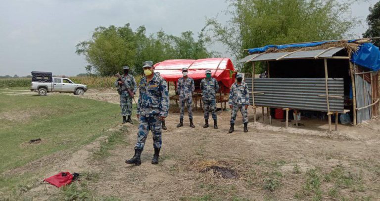 सीमा क्षेत्रमा झडप हुँदा दुई जना प्रहरी घाइते