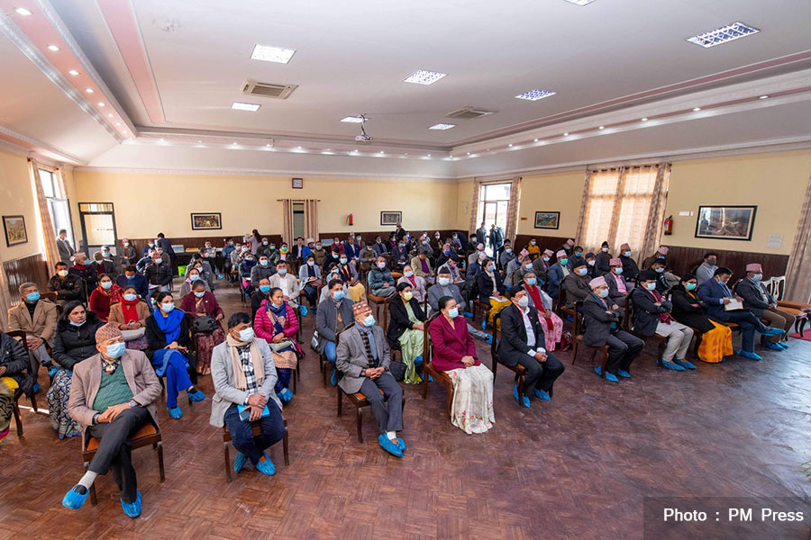 नेकपा एमालेको केन्द्रीय कमिटी बैठक बालुवाटारमा शुरु माधव पक्ष अनुपस्थित