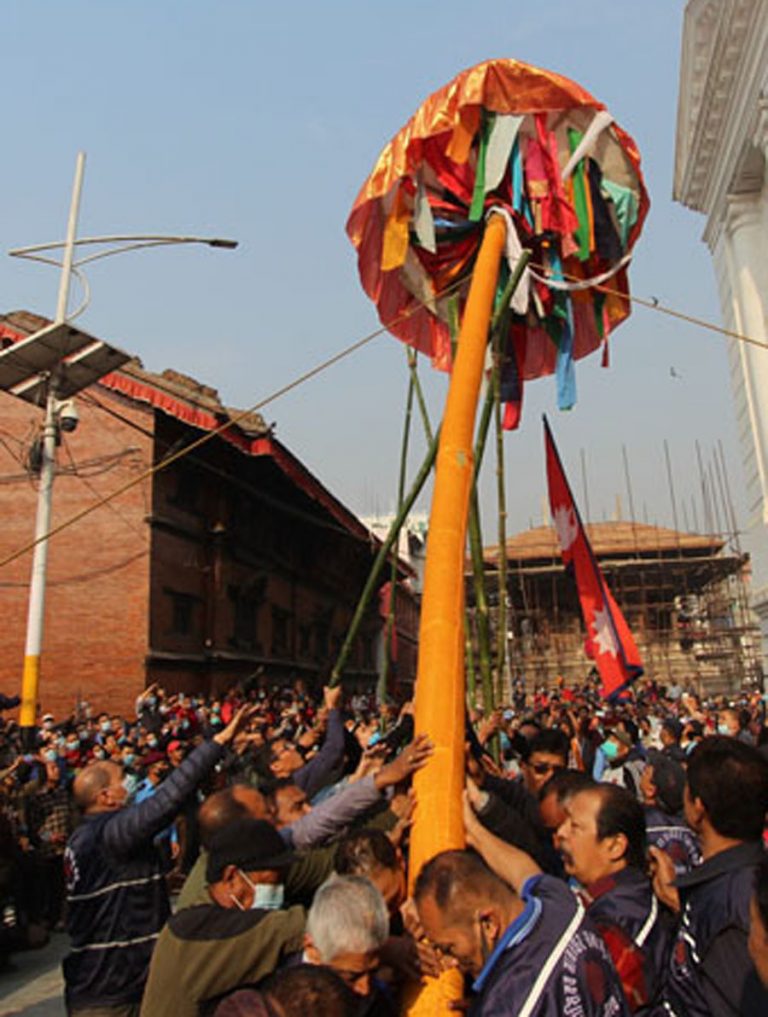 आजबाट बिधिवत रुपमा चीर ठड्याएसंगै होली पर्व सुरु