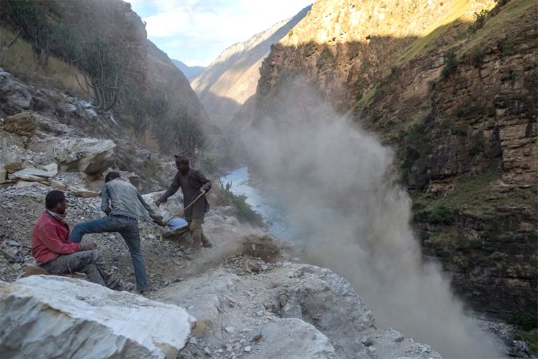 राष्ट्रिय गौरवको योजनाअन्तर्गत हिल्सा- सिमकोट सडक योजना निर्माण प्रभावित