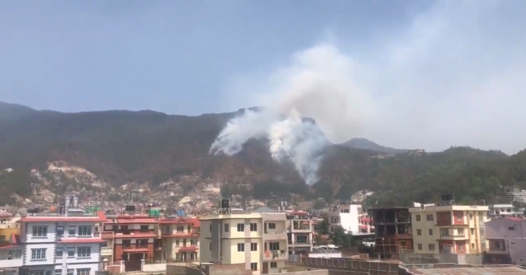 नागर्जुन राष्ट्रिय निकुञ्जमा आगलागी निभाउने प्रयास जारी