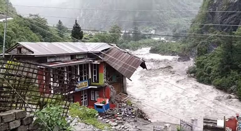 नपत्याउने खोलाले मनाङको सिंगो बस्ती नै बगायो