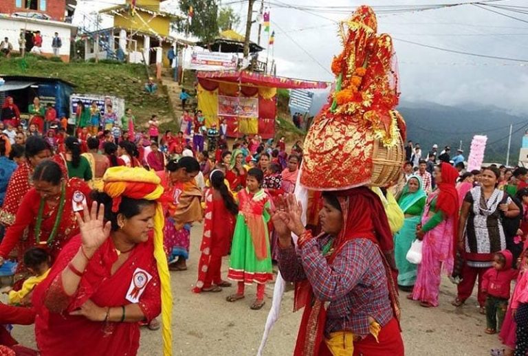 आज गौरा पर्व मनाउंदै राष्ट्रपति र प्रधानमन्त्रीद्धारा शुभकामना सन्देश