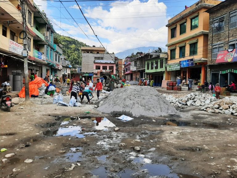 पर्वत बेनी बसपार्क २५ वर्ष पछि बल्ल व्यवस्थित बनाउन हुन थाल्यो