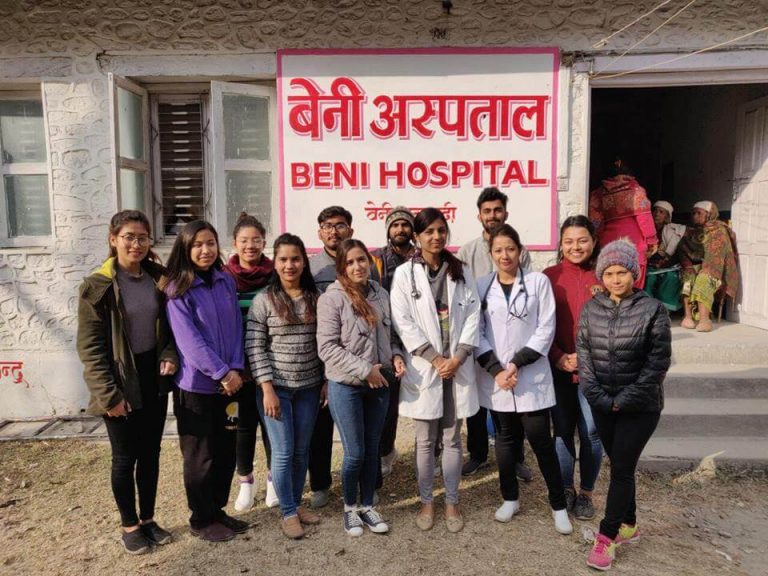 बेनी अस्पतालमा आन्दोलनरत चिकित्सक ,स्वास्थ्यकर्मी र कर्मचारी र सरोकावाला पक्षबीच सहमति पछि बेनी अस्पताको सेवा सुचारु