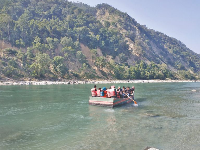 महाकाली नदीमा डुङ्गा दुर्घटना हुँदा एकको मृत्यु एकजना बेपत्ता