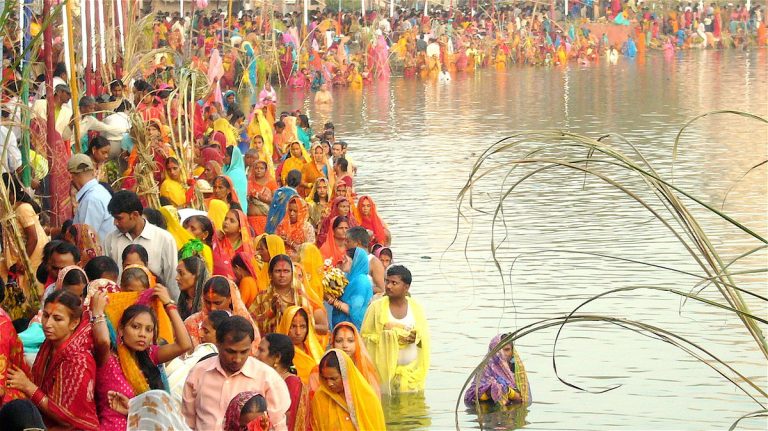 उदाउँदो सूर्यलाई अर्घ्य दिँदै छठ पर्व सम्पन्न