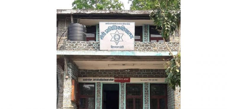सेती प्राविधिक शिक्षालयका प्रमुख वीरेन्द्रबाबु यादवमाथि छानविन सुरु