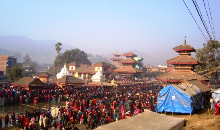 पनौतीको त्रिवेणीघाटमा १२ वर्षमा एक पटकमात्र लाग्ने मकर मेलाको आज अन्तिम दिन,भक्तजनहरूको अत्यधिक घुइँचो