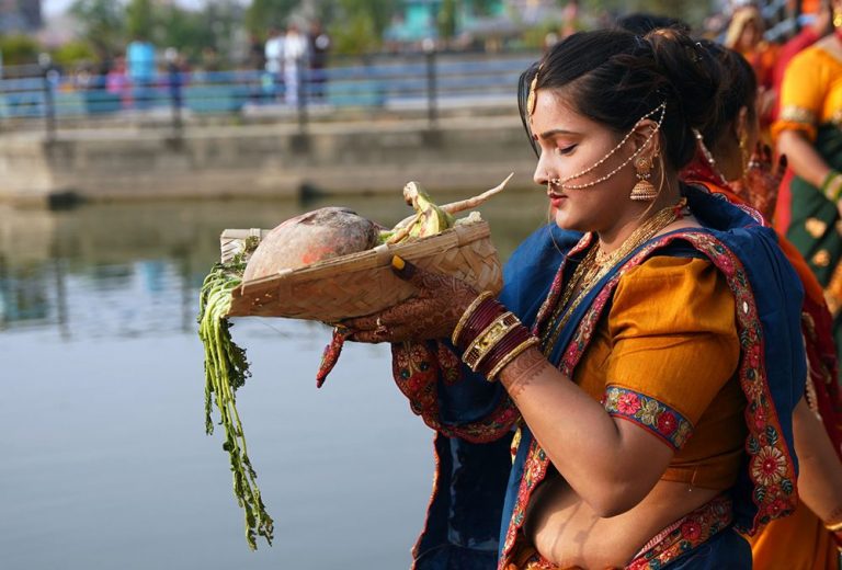 उदाउँदो सूर्यलाई अर्घ दिँदै चैतेछठ सम्पन्न