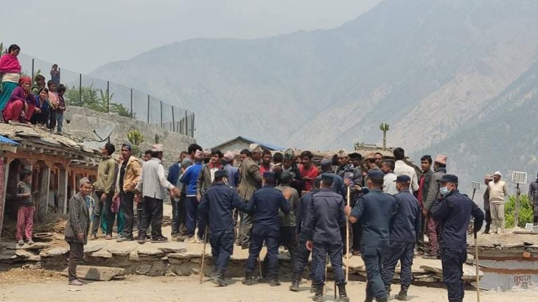 अदानचुली गाउँपालिका अध्यक्ष दल फडेरोको घरमा माओवादी केन्द्रका कार्यकर्ताले तोडफोड