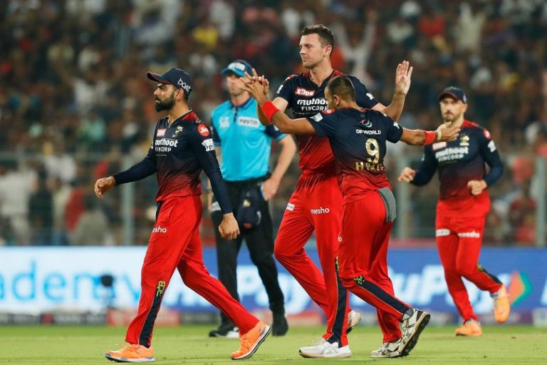 रोयल च्यालेन्जर्स बैंगलोर इन्डियन प्रिमियर लिग (आईपीएल) टी २० क्रिकेट प्रतियोगिताको क्वालिफायरमा प्रवेश