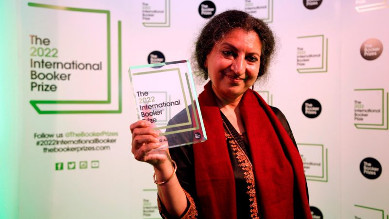 गीताञ्जली श्री अन्तर्राष्ट्रिय बुकर पुरस्कार जित्ने पहिलो भारतीय लेखिका