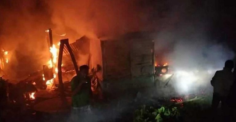 बंगलादेशको दक्षिणपूर्वी सहर सीताकुण्डमा रहेको एउटा कन्टेनर डिपोमा भीषण आगलागीमा कम्तीमा पाँच जनाको मृत्यु
