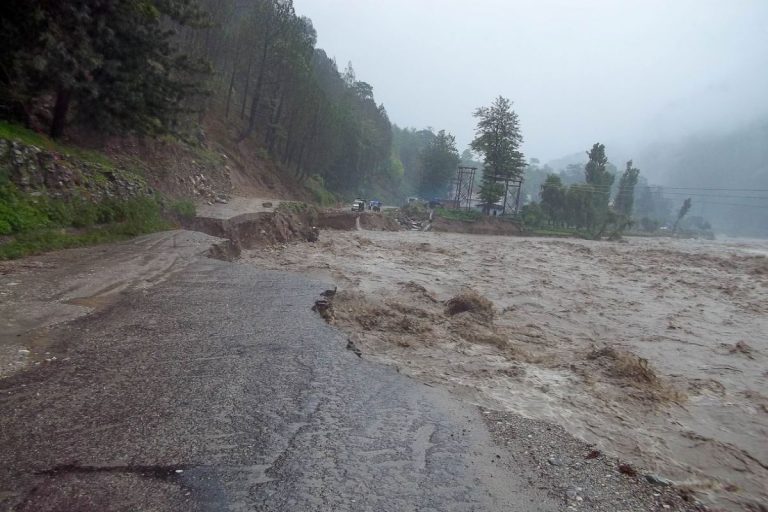 नेपालको दक्षिण भूभाग नजिक रहेकाले देशका अधिकांश स्थानमा भारी वर्षा