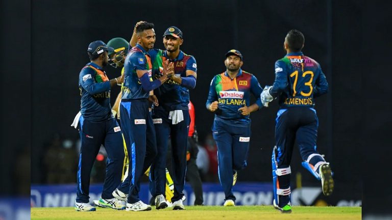 दोस्रो एकदिवसीय अन्तराष्ट्रिय खेलमा श्रीलंकाले अष्ट्रेलियालाई  डिएल मेथोड पद्धतिको आधारमा २६ रनले हरायो