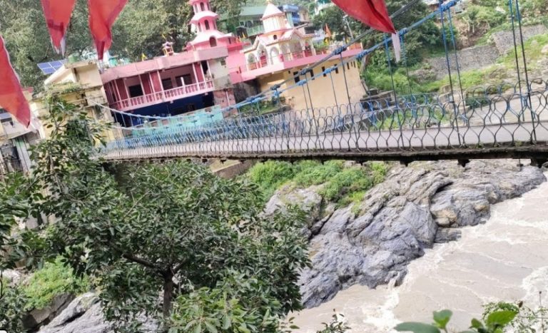 भारतसँग सीमा जोडिएको बैतडीको झुलाघाट नाका आज बुधबार साँझसम्मका लागि बन्द