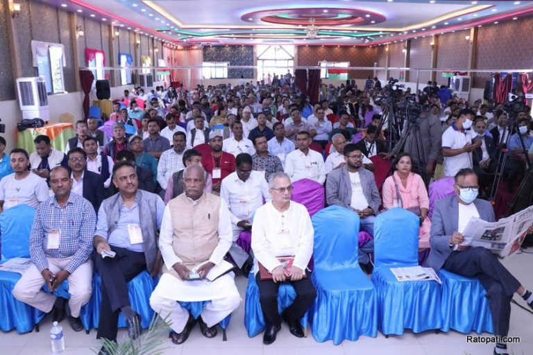 बाबुराम भट्टराईले बोलाएको केन्द्रीय समितिको विस्तारित बैठकमा १०६ जना केन्द्रीय सदस्यको उपस्थिति