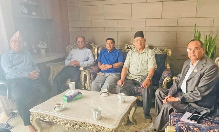 समाजवादी केन्द्र निर्माणबारे तीन दलका नेताहरु छलफलमा