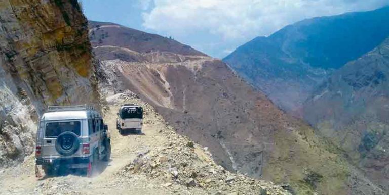 कर्णाली करिडोर निर्माणका लागि हुम्लाको खार्पुनाथ लालिबगरमा खटिएका एक सैनिकको भिरबाट लडेर मृत्यु