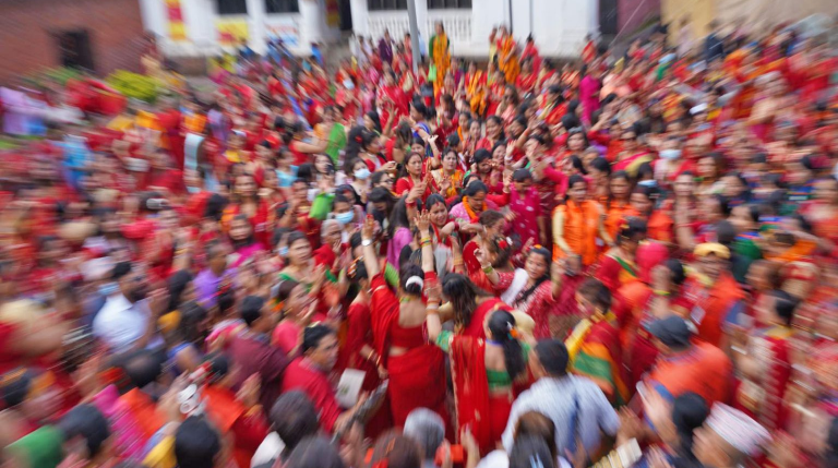 साउन महिनाको आज अन्तिम सोमबार देशभरका शिवालयहरुमा श्रद्धालुहरुको बाक्लो भिड