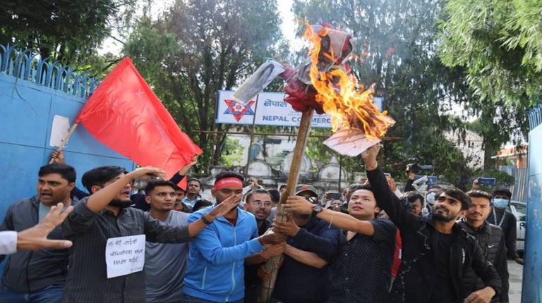 राष्ट्रपति विद्यादेवी भण्डारीको पुत्ला दहन