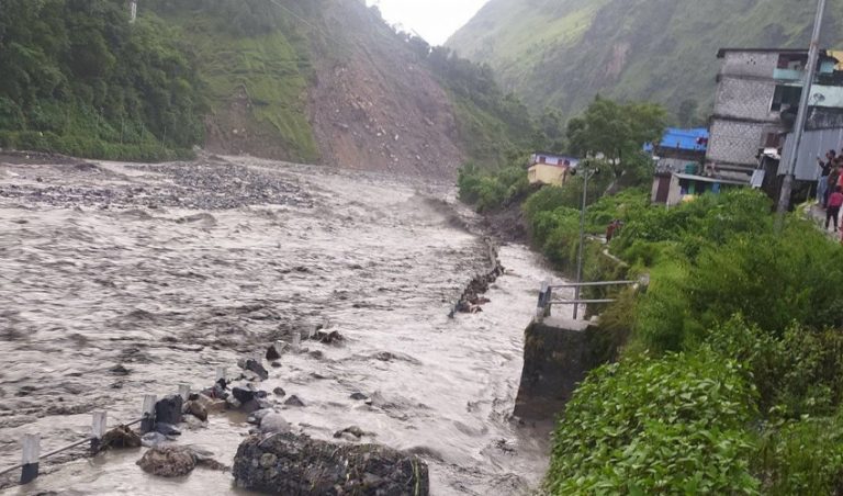 दार्चुलामा पहिरोमा पुरिएर बेपत्ता भएका पाँच जनाको शव फेला