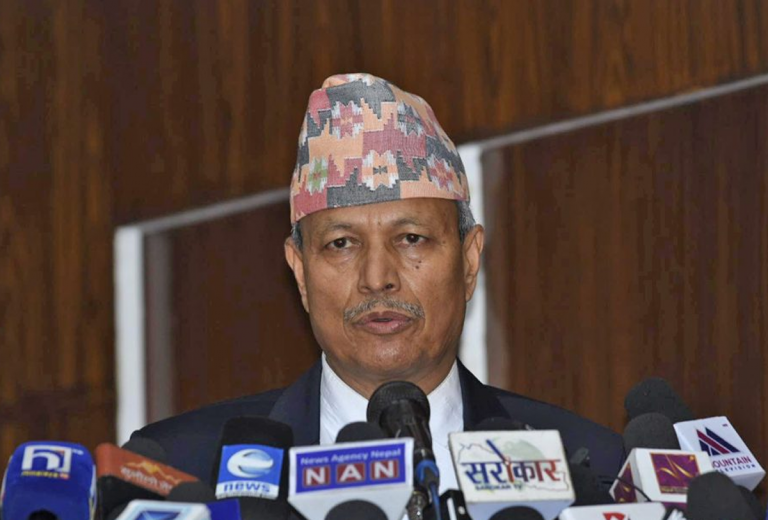 मलाई एमालेमा नबस र घचेट्या घचेट्यै गरे नयाँ पाइला चाल्न सक्छु
