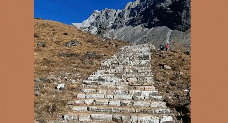 सिन्धुपाल्चोकको प्रमुख पर्यटकीय गाउँ हेलम्बु हुँदै रसुवाको लाङटाङ र गोसाइँकुण्ड जोड्ने पदमार्ग निर्माण