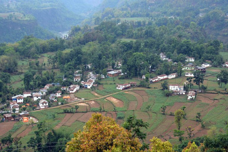 बागलुङ क्षेत्र नंः १ को सर्ककुवा मतदान केन्द्रमा जनमोर्चाका कार्यकर्ताले बुथ कब्जा गरेको एमाले उम्मेदवार सूर्य पाठकको आरोप