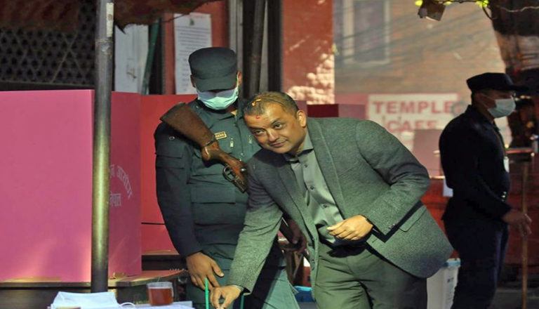 गगनको ह्याट्रिक : एमाले उम्मेदवार राजन भट्टराई ७ हजार ४४६ मतान्तरले पराजित