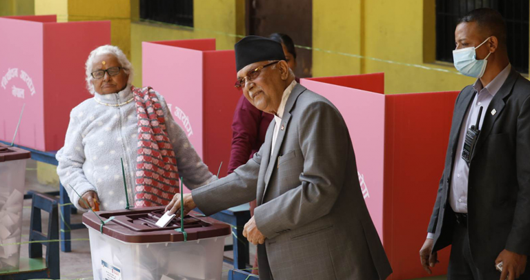 ओलीले मतदान पछि भने, मंसिर १५ भित्र एमालेले बहुमतको सरकार बनाउछ