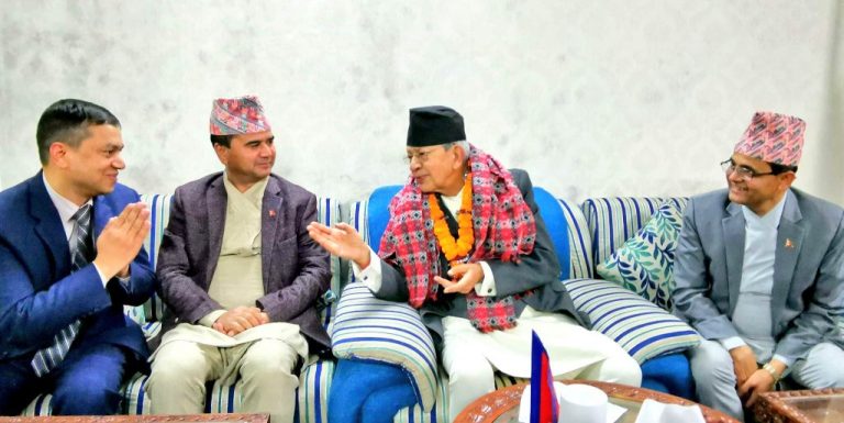 प्रतिनिधि सभाका ज्येष्ठ सदस्य पशुपतिशमशेर राणाले भोलि ‍१२ बजे संसदमा प्रतिनिधित्व गर्ने सबै राजनीतिक दलका सर्वदलीय बैठक बोलाए