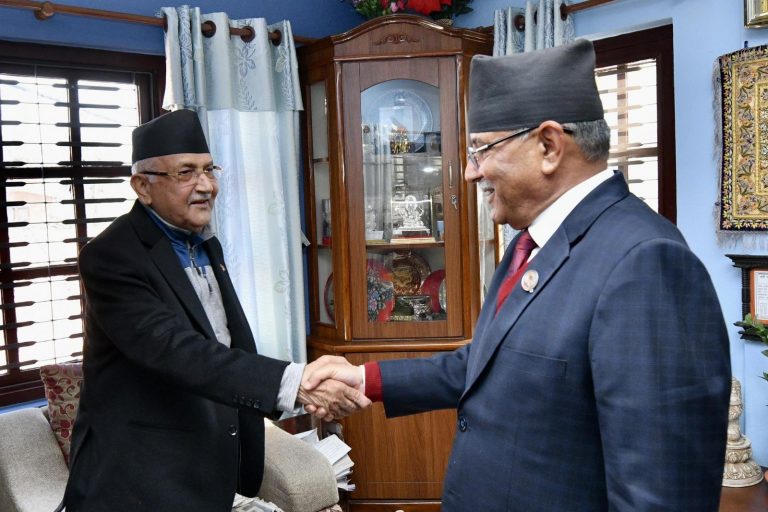 एमाले–माओवादी इतरको गठबन्धन बनाउने प्रयास कांग्रेसको