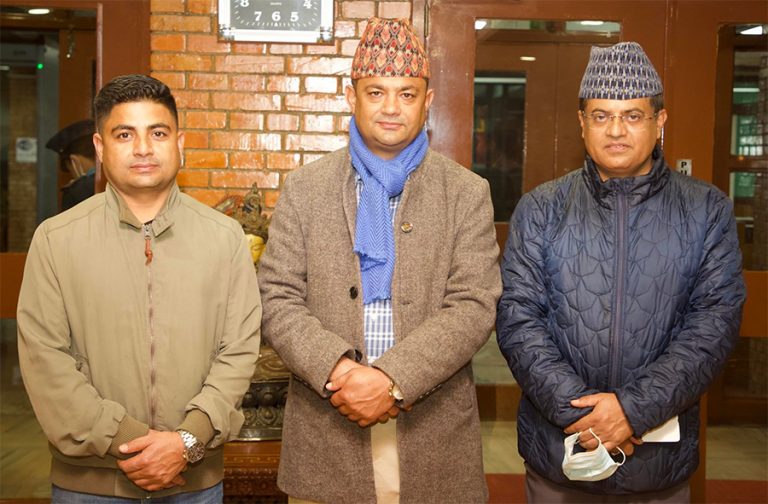 स्वास्थ्य तथा जनसंख्या मन्त्री पदम गिरी स्वीटजरल्याण्ड प्रस्थान