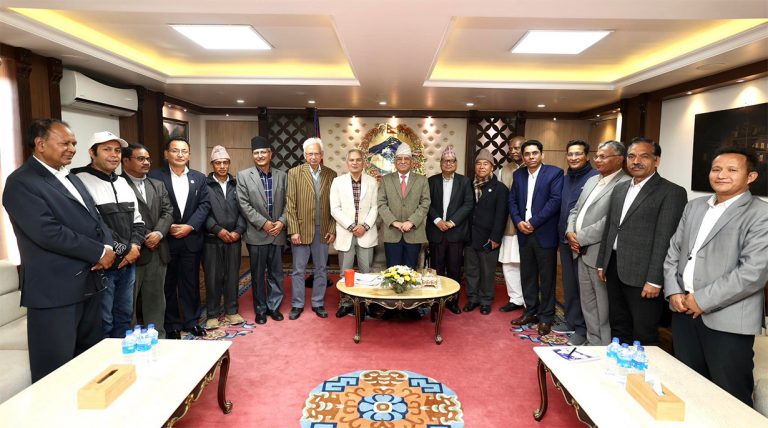 माओवादी घटकहरुले दिउँसो २ बजे संयुक्त पत्रकार सम्मेलन गर्दै