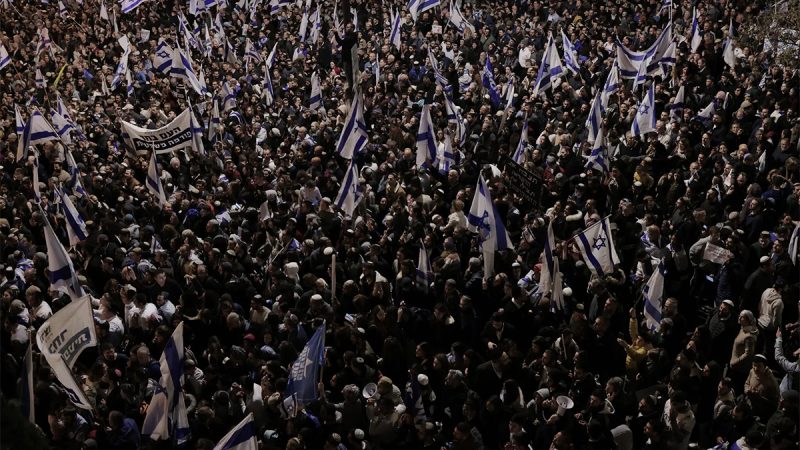 इजरायलका प्रधानमन्त्री बेन्यामिन नेतन्याहु न्यायालयसम्बन्धी विधेयक संसदबाट पारित गर्ने योजनाबाट पछि हटे