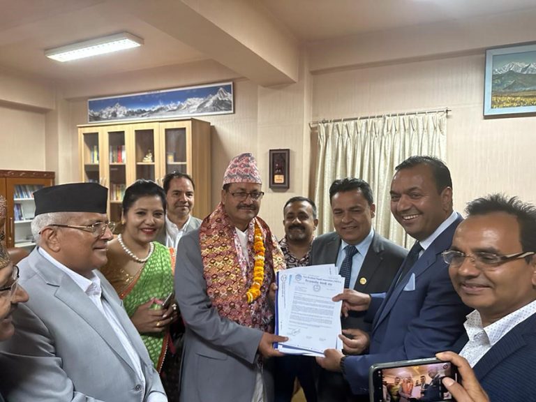 गैर आवासीय नेपाली संघ (एनआरएनए) को टोलीले परराष्ट्रमन्त्री एनपी साउदसँग ८ बुँदे माग पेश