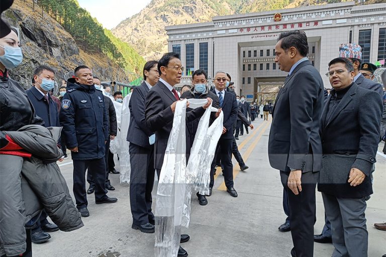 चीनले रसुवागढी नाकाबाट स्थलमार्ग हुँदै पर्यटक आवागमन खुला