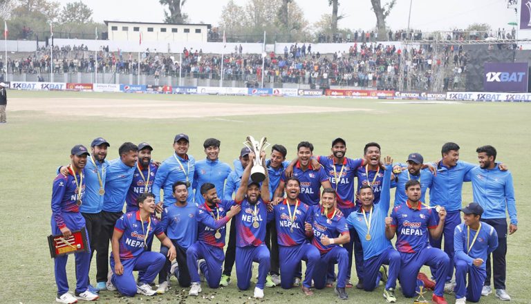 एसीसी प्रिमियर कप क्रिकेटमा विजेता टोलीलाई उचित पुरस्कार प्रदान गर्ने प्रधानमन्त्री प्रचण्डले घोषणा