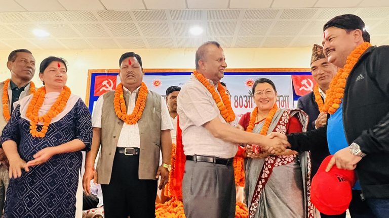 एकीकृत समाजवादीका केन्द्रीय सचिव, पूर्वमन्त्री र दाङ जिल्ला कमिटीका केही पदाधिकारी नेकपा एमालेमा फर्किए