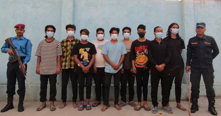 तीन जनामाथि खुकुरी प्रहार गरेको आरोपमा प्रहरीले ९ जनालाई पक्राउ