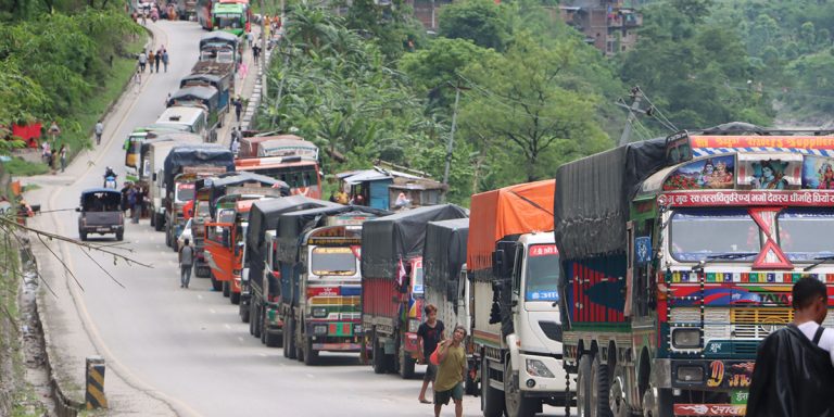 मुग्लिन–नारायणगढ सडक खण्डमा सवारीसाधन चलाउन रोक