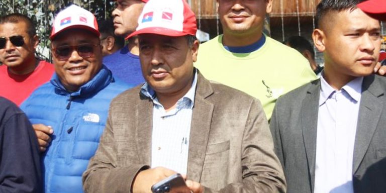 दुर्गा प्रसाई एमाले नेता र उनीहरूका घर छोएमा पुच्छर ठाडो पारेर फाँटैफाँट लखेट्ने महेश बस्नेतको चेतावनी