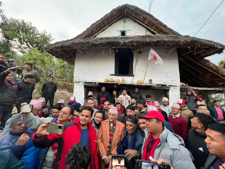 एमाले संकल्प यात्रा टोली अध्यक्ष ओलीको  जन्मघर तेह्रथुममा बास